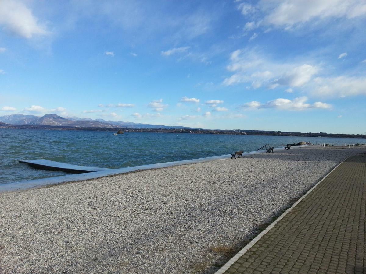 Peschiera Appartamenti Vacanze ペスキエーラ・デル・ガルダ エクステリア 写真