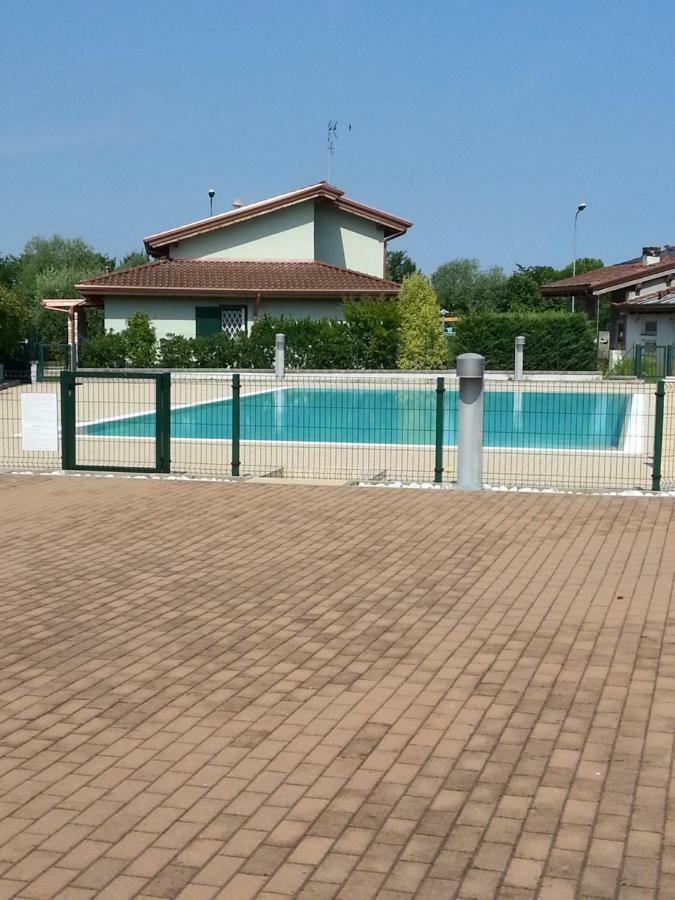 Peschiera Appartamenti Vacanze ペスキエーラ・デル・ガルダ エクステリア 写真