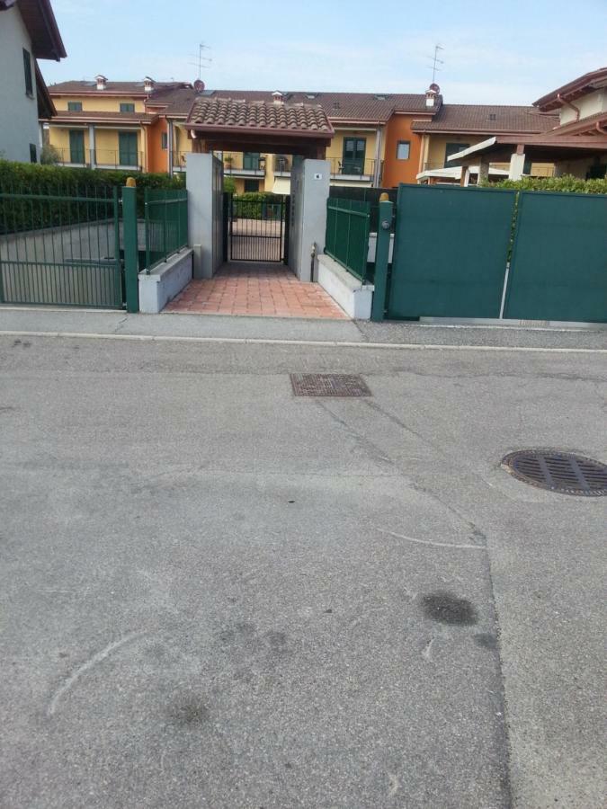 Peschiera Appartamenti Vacanze ペスキエーラ・デル・ガルダ エクステリア 写真