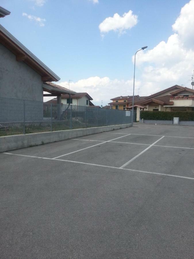 Peschiera Appartamenti Vacanze ペスキエーラ・デル・ガルダ エクステリア 写真
